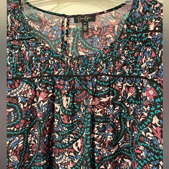 Jessica Simpson Flowy Patterned Top - Picture 3 of 6